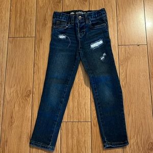 Cat & jack kids blue jeans. Skinny and stretchy. Wait has elastic size5t